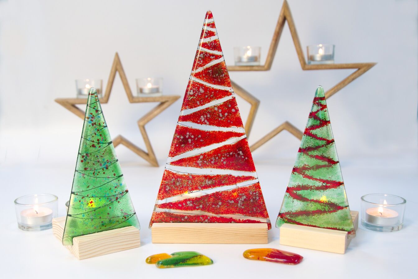 Christmas decorations by Flow Glass