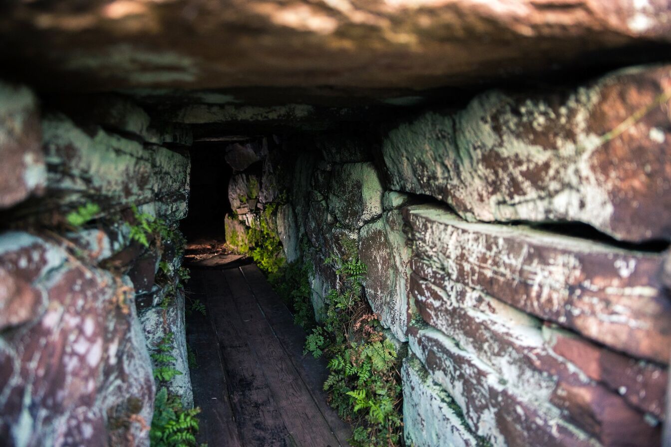 The entrance chamber at Vinquoy Chambered Cairn, Eday
