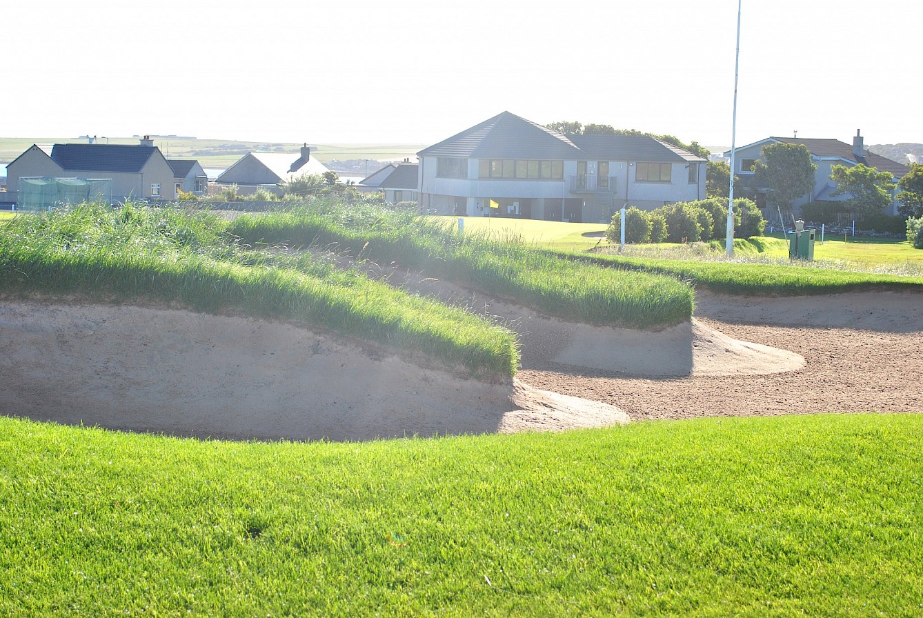 Approach to the 18th Green and Clubhouse