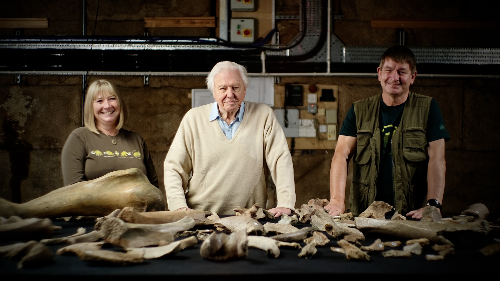 Neville and Sally Hollingworth with David Attenborough
